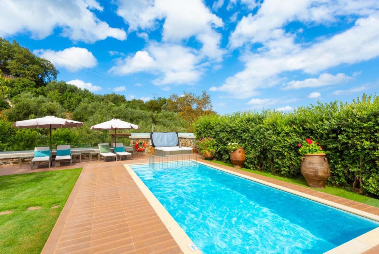 Villa Casa Avocado Tavronitis Екстериор снимка